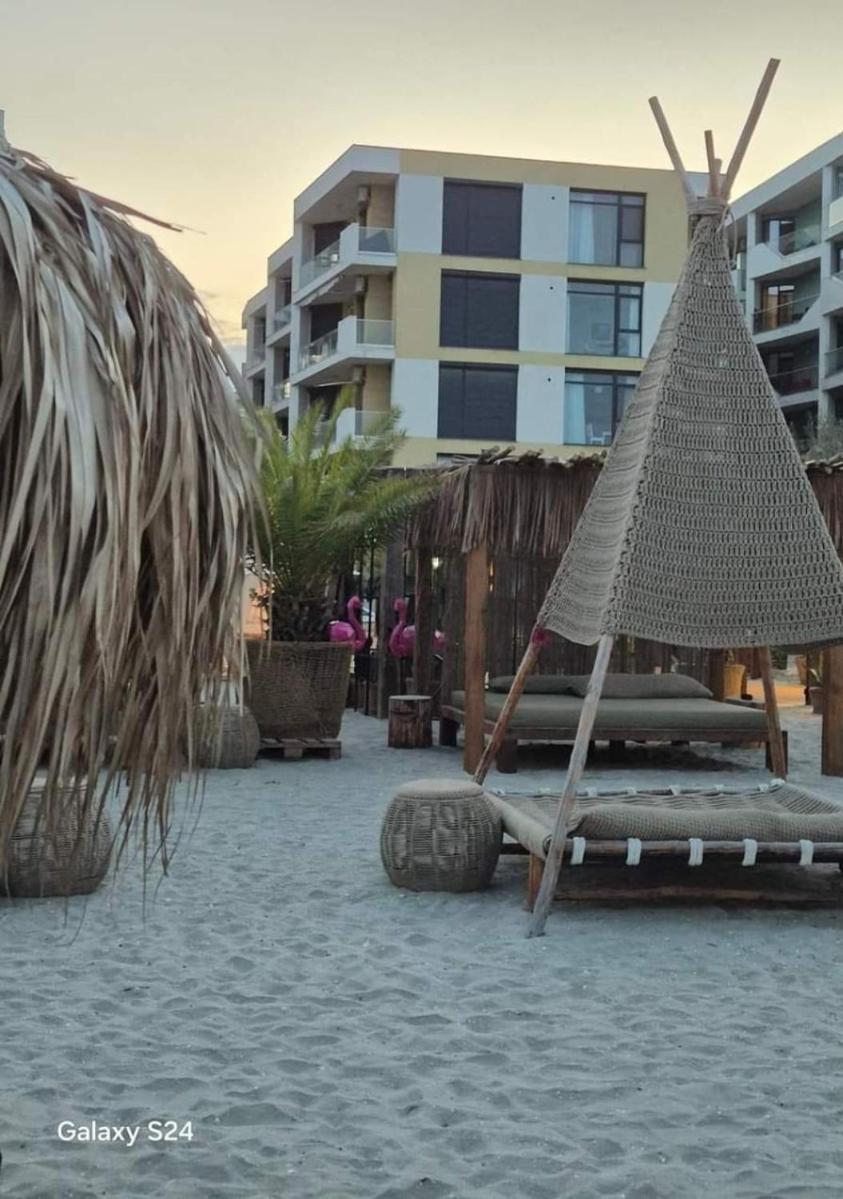 Constantinos Apartment Mamaia Nord Năvodari المظهر الخارجي الصورة